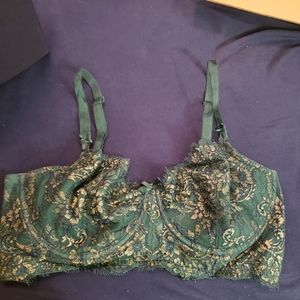 Victoria Secret lace lightly lined bra